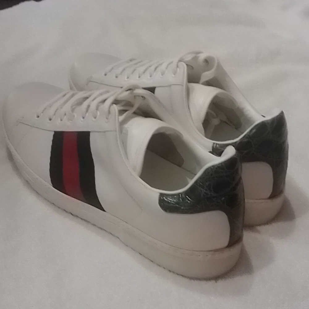 Sneakers - Picture 2 of 5